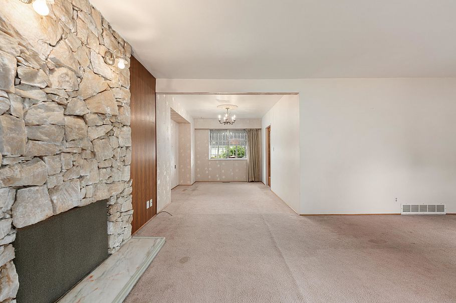 4561 Manor Street Vancouver, BC - 6