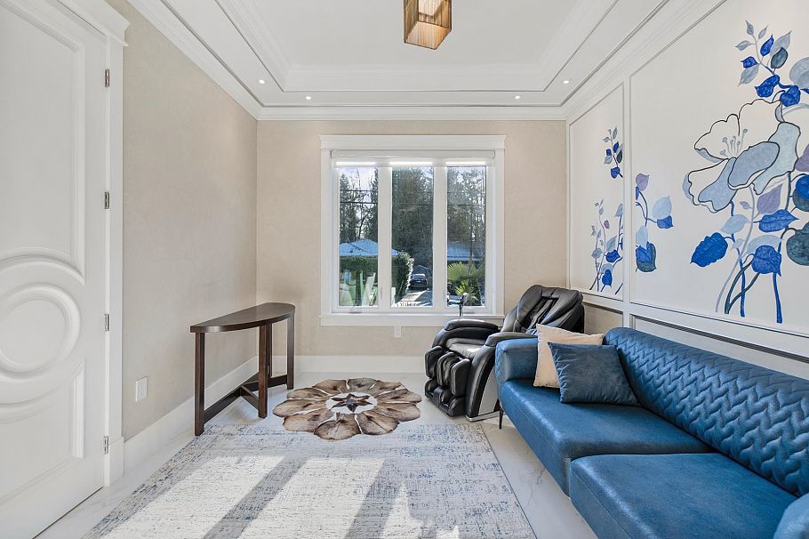 512 W 23rd Street North Vancouver, BC - 17