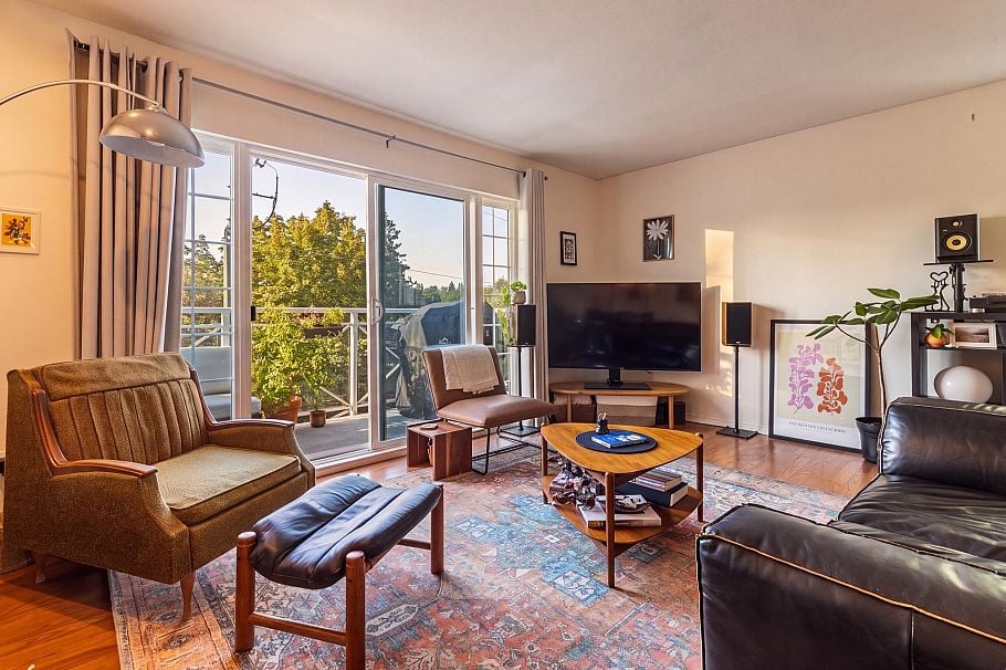 306 1868 E 11th Avenue Vancouver, BC - 2
