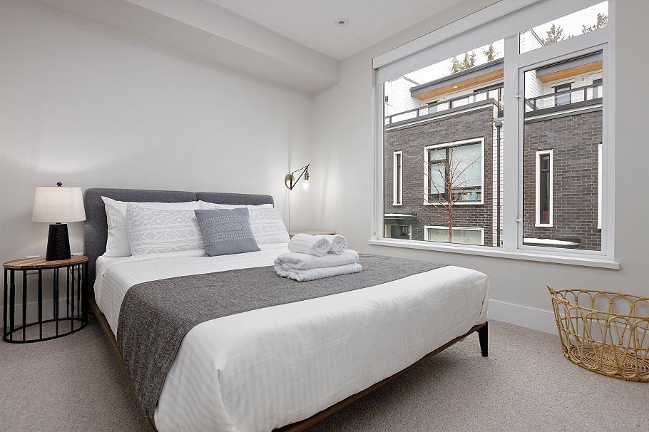 7476 Granville Street Vancouver, BC - 9