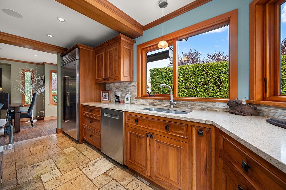 3850 Point Grey Road Vancouver, BC - 8