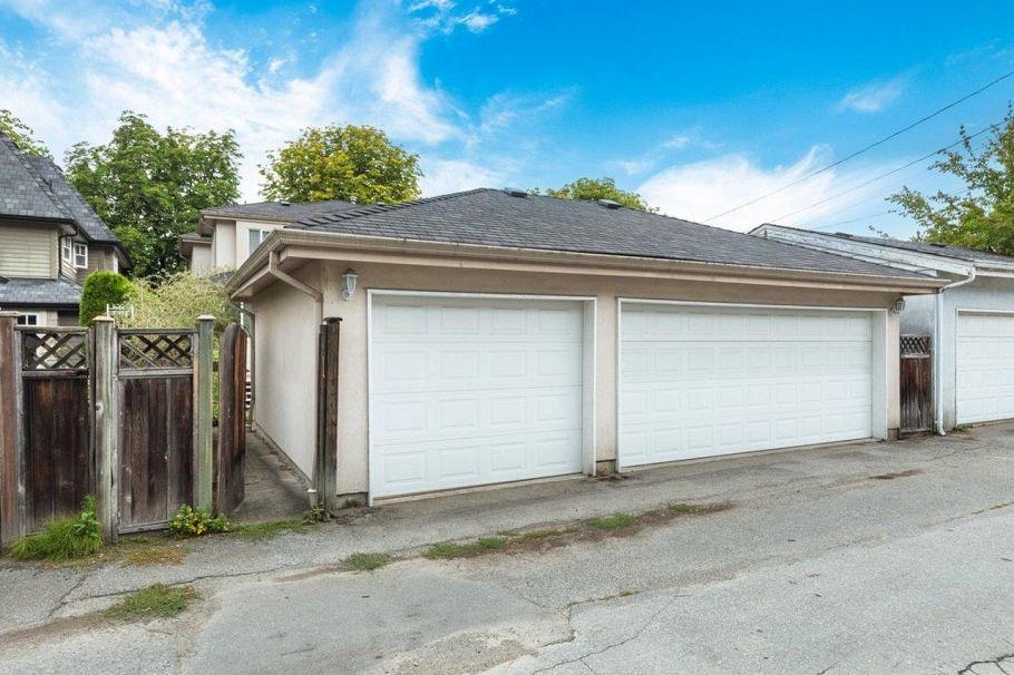 3262 W 12th Avenue Vancouver, BC - 39