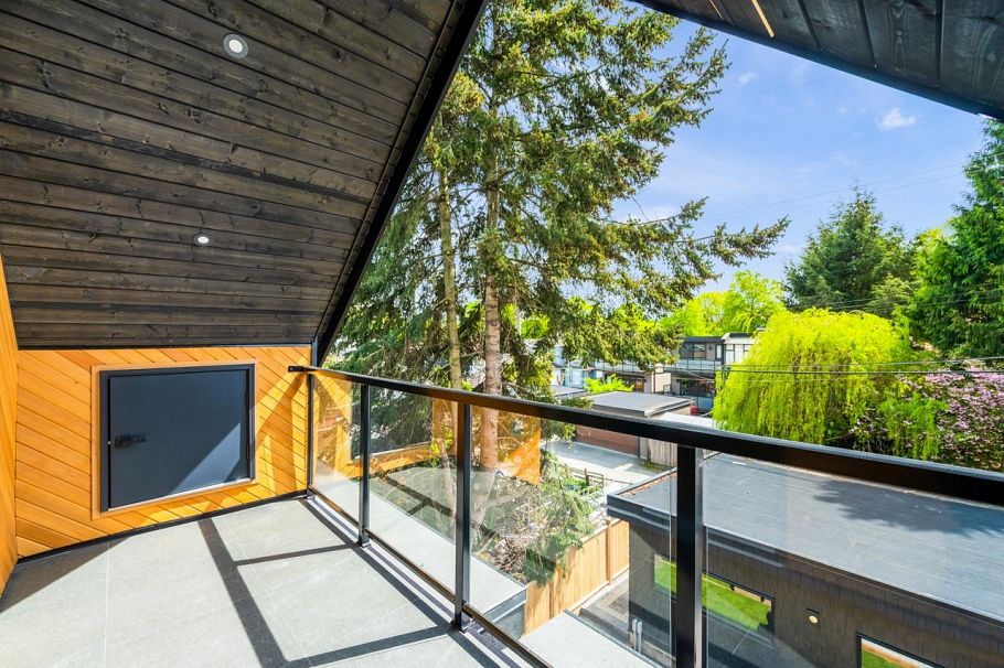 2 950 W 17th Avenue Vancouver, BC - 30