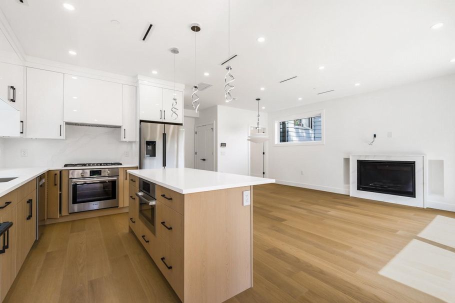 2 950 W 17th Avenue Vancouver, BC - 8