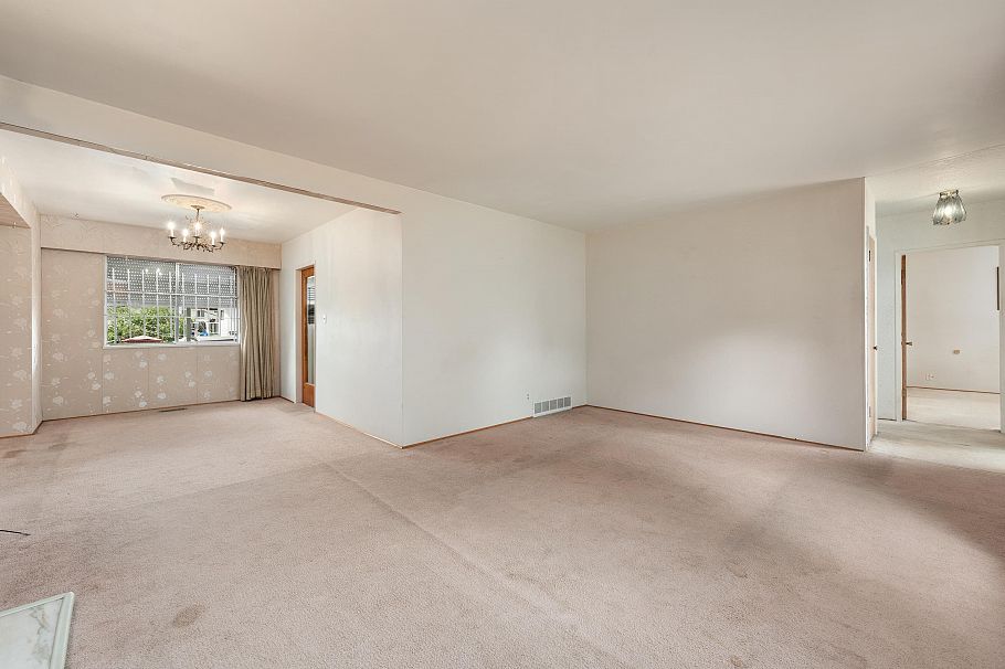 4561 Manor Street Vancouver, BC - 16