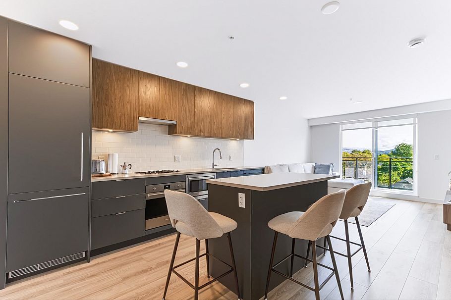 406 2419 Grant Street Vancouver, BC - 14