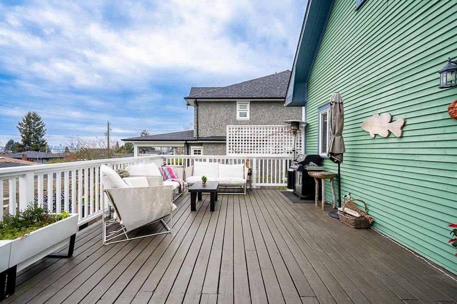 457 E 11th Street North Vancouver, BC - 33
