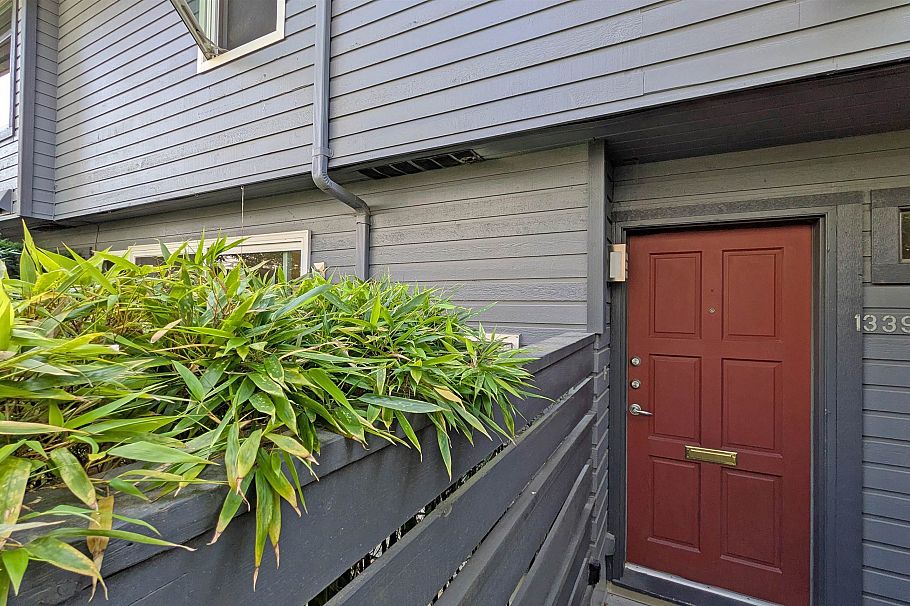 1339 Chestnut Street Vancouver, BC - 2