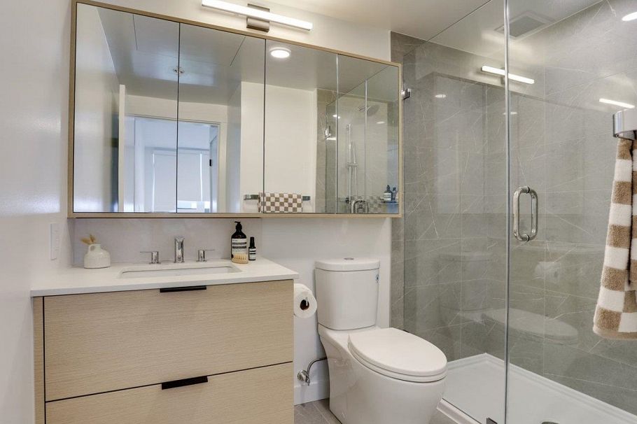 208 8080 Oak Street Vancouver, BC - 15