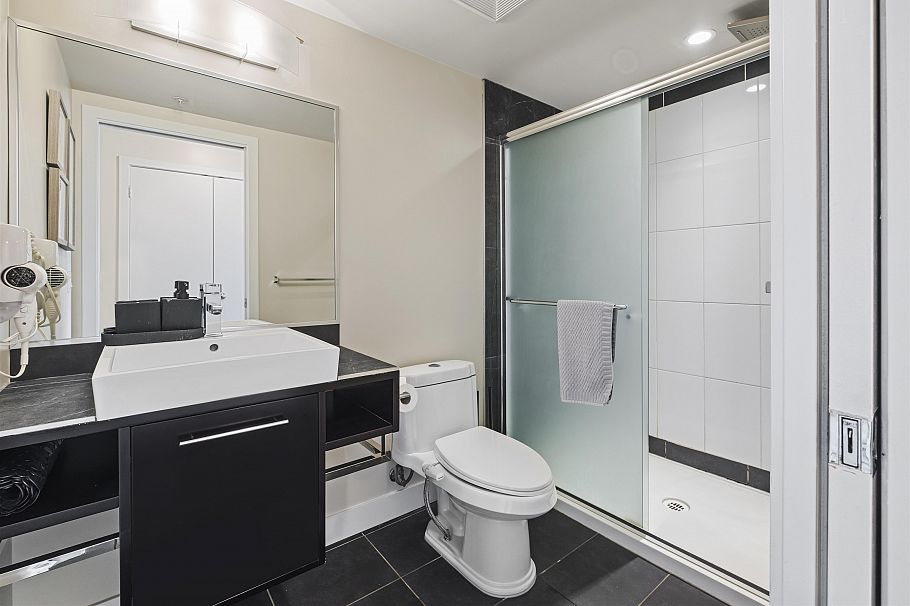 305 689 Abbott Street Vancouver, BC - 10