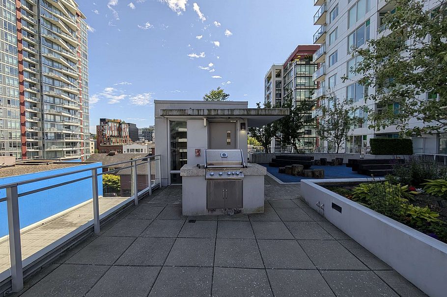 411 1708 Ontario Street Vancouver, BC - 35