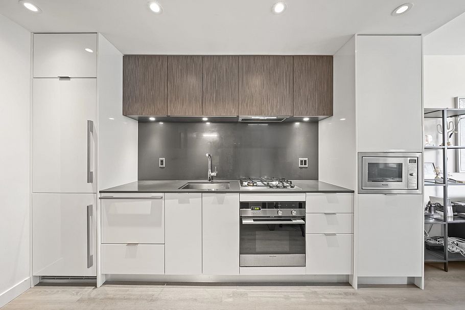 710 209 E 7th Avenue Vancouver, BC - 4