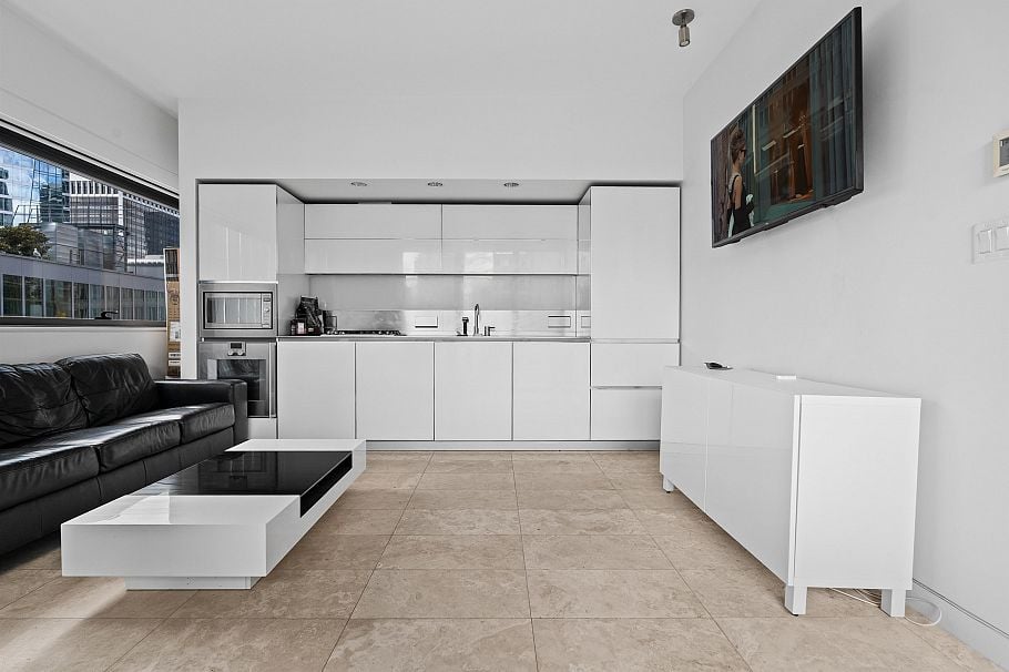 1404 838 W Hastings Street Vancouver, BC - 3