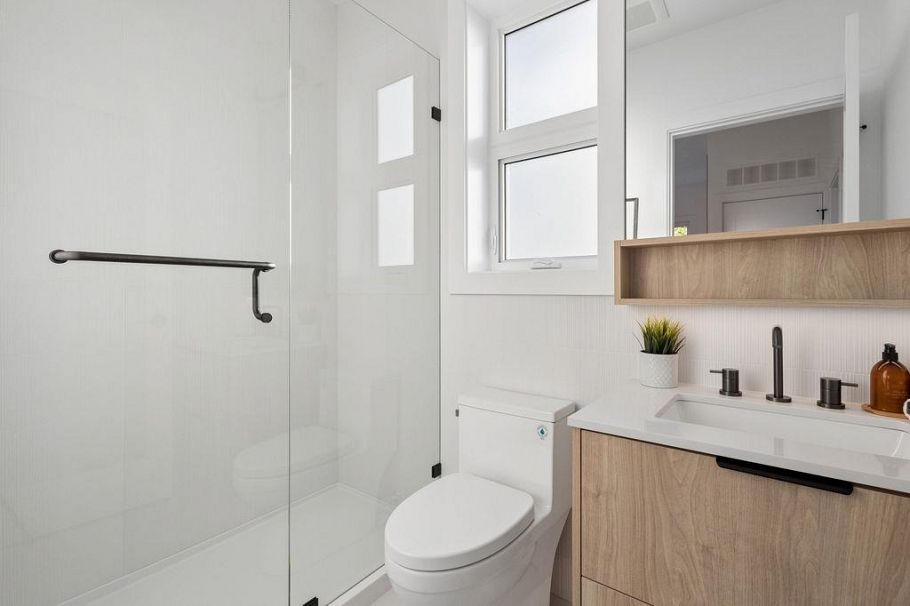 2754 Graveley Street Vancouver, BC - 20