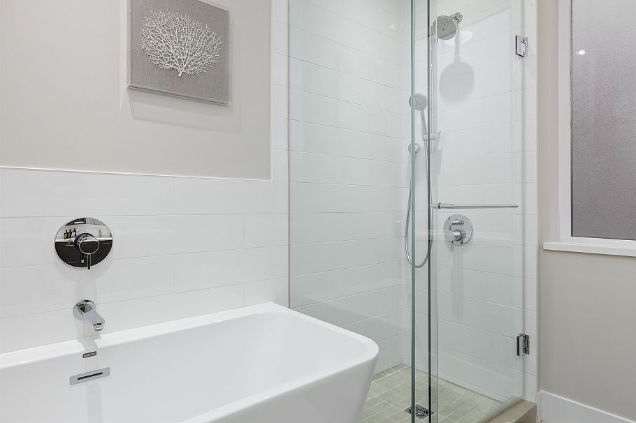 7476 Granville Street Vancouver, BC - 25