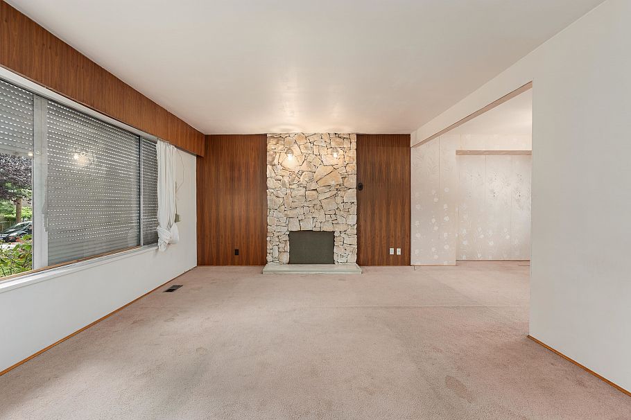 4561 Manor Street Vancouver, BC - 3