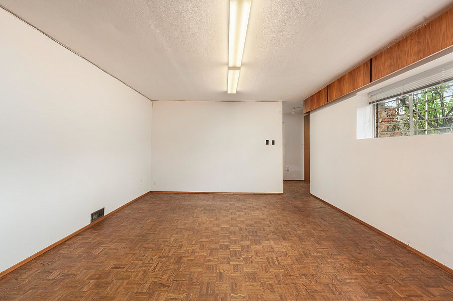 4561 Manor Street Vancouver, BC - 19