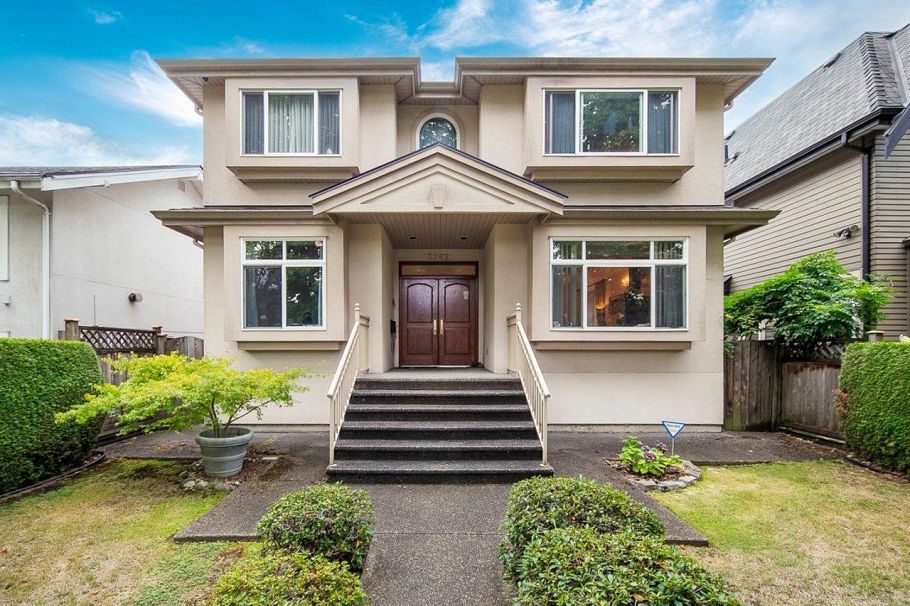 3262 W 12th Avenue Vancouver, BC - 1