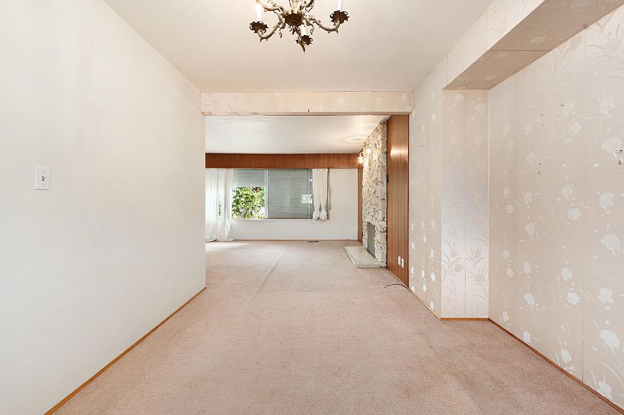 4561 Manor Street Vancouver, BC - 10