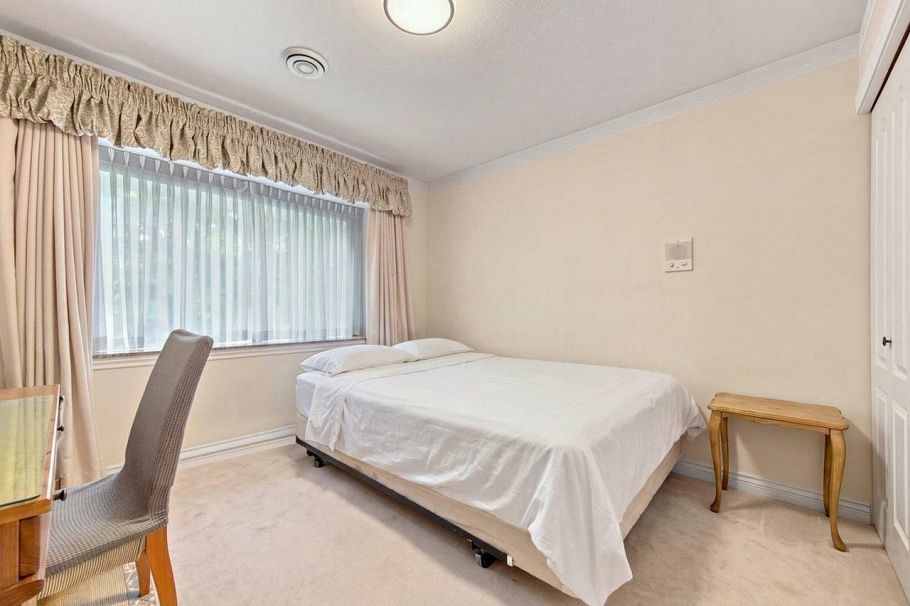 3262 W 12th Avenue Vancouver, BC - 25