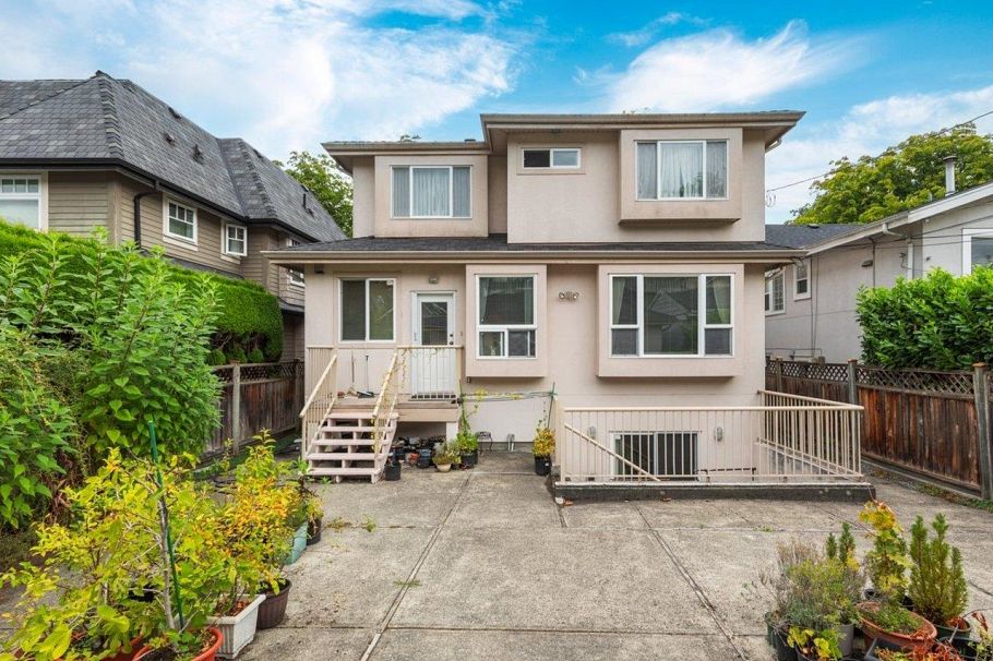 3262 W 12th Avenue Vancouver, BC - 34
