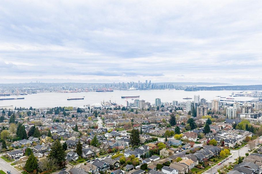 457 E 11th Street North Vancouver, BC - 39