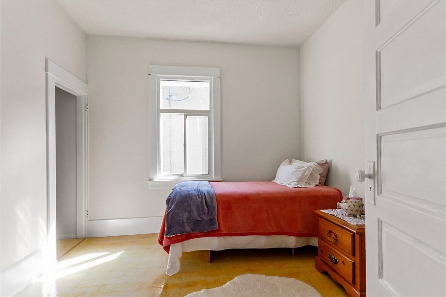 2461 Dundas Street Vancouver, BC - 11