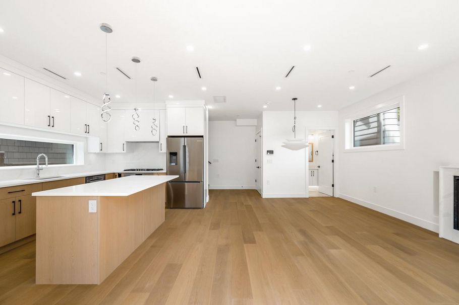 2 950 W 17th Avenue Vancouver, BC - 6