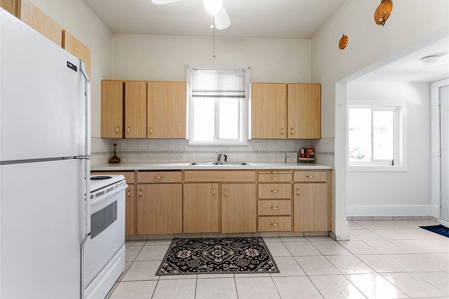 2461 Dundas Street Vancouver, BC - 7