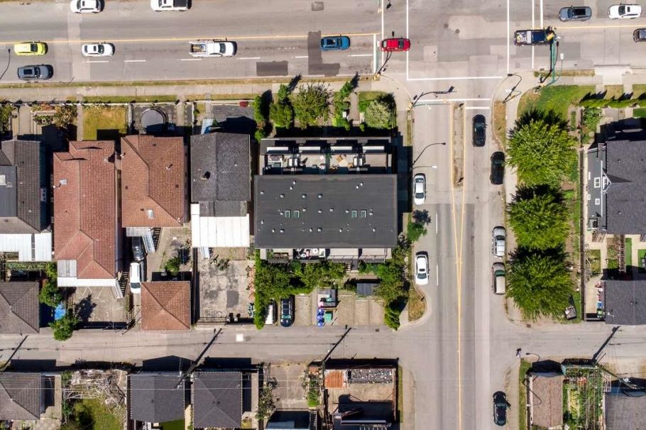 2288 E 33rd Avenue Vancouver, BC - 37