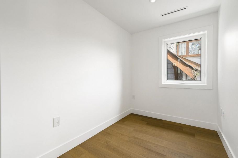 2 950 W 17th Avenue Vancouver, BC - 14