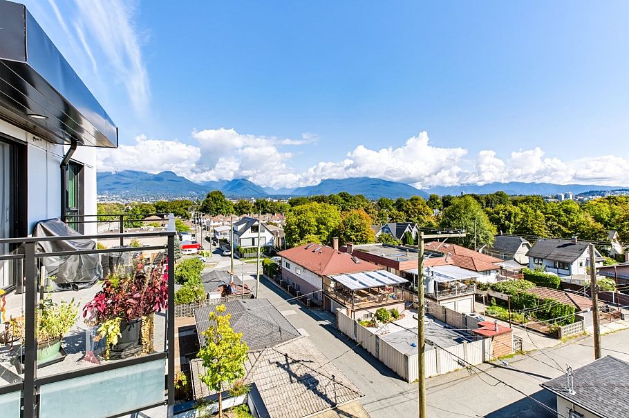 406 2419 Grant Street Vancouver, BC - 23