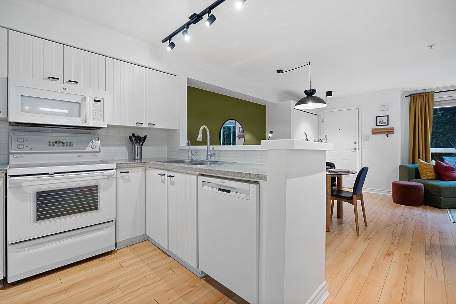 3 1005 Lynn Valley Road North Vancouver, BC - 17