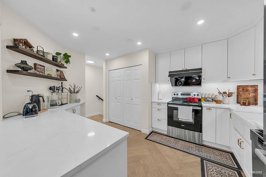 3460 Amberly Place Vancouver, BC - 16