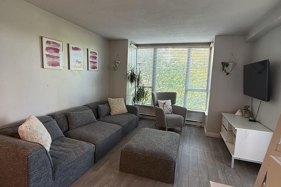 303 5189 Gaston Street Vancouver, BC - 2
