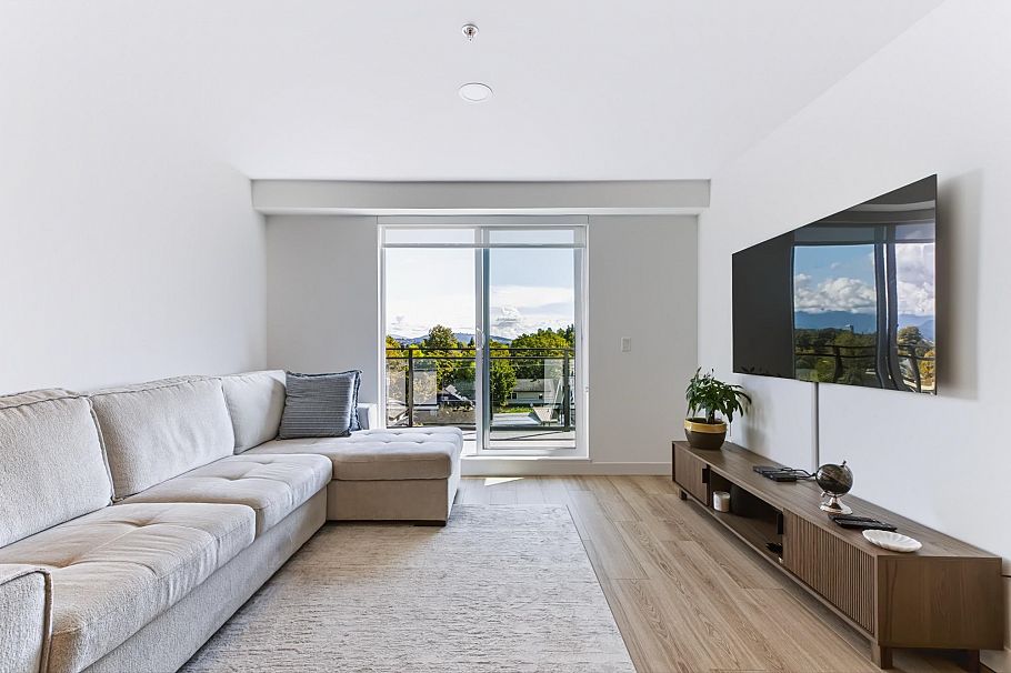406 2419 Grant Street Vancouver, BC - 5