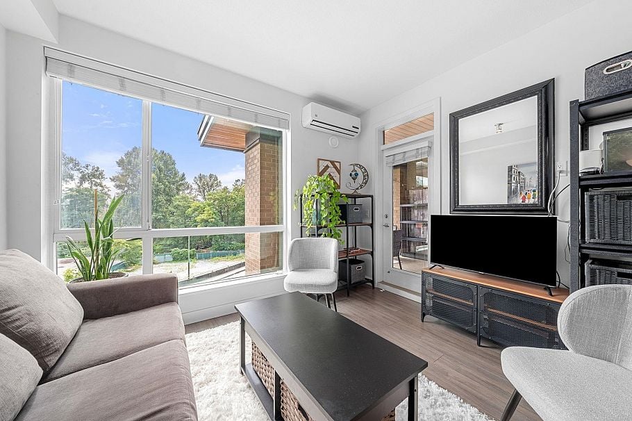 412 719 W 3rd Street North Vancouver, BC - 3