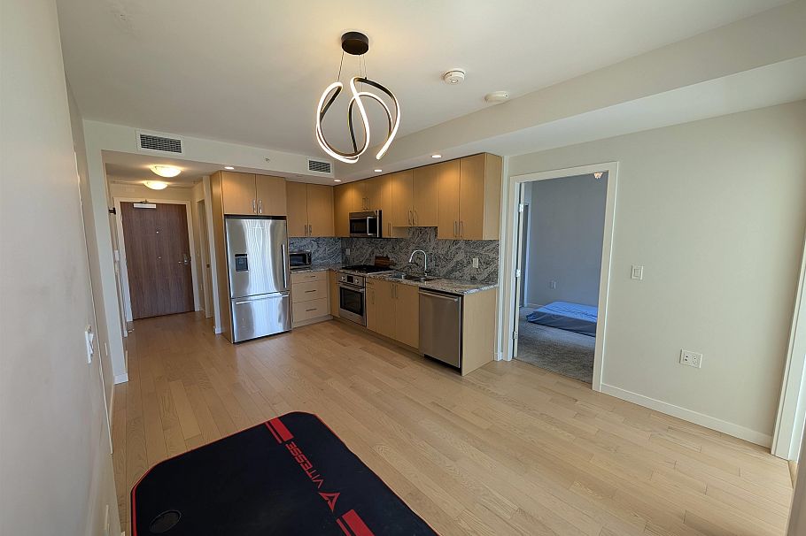 411 1708 Ontario Street Vancouver, BC - 5