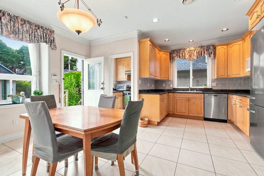 3262 W 12th Avenue Vancouver, BC - 15