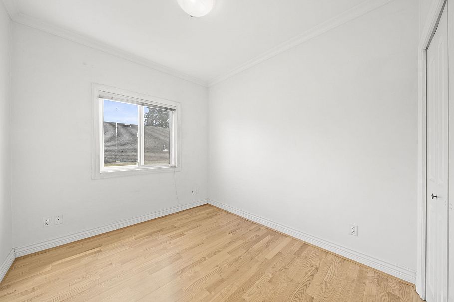 2772 Triumph Street Vancouver, BC - 27