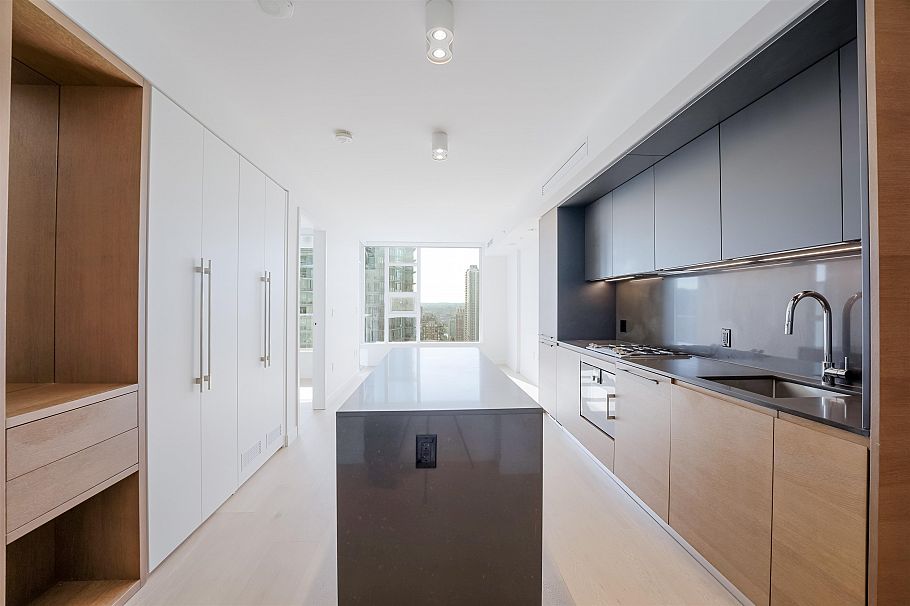 2710 1289 Hornby Street Vancouver, BC - 3
