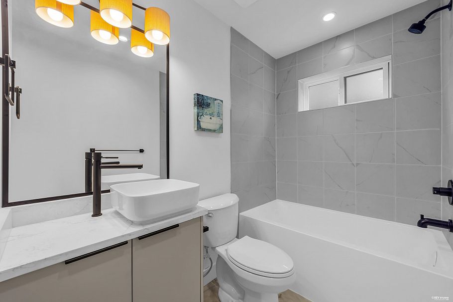 1 3436 Triumph Street Vancouver, BC - 19