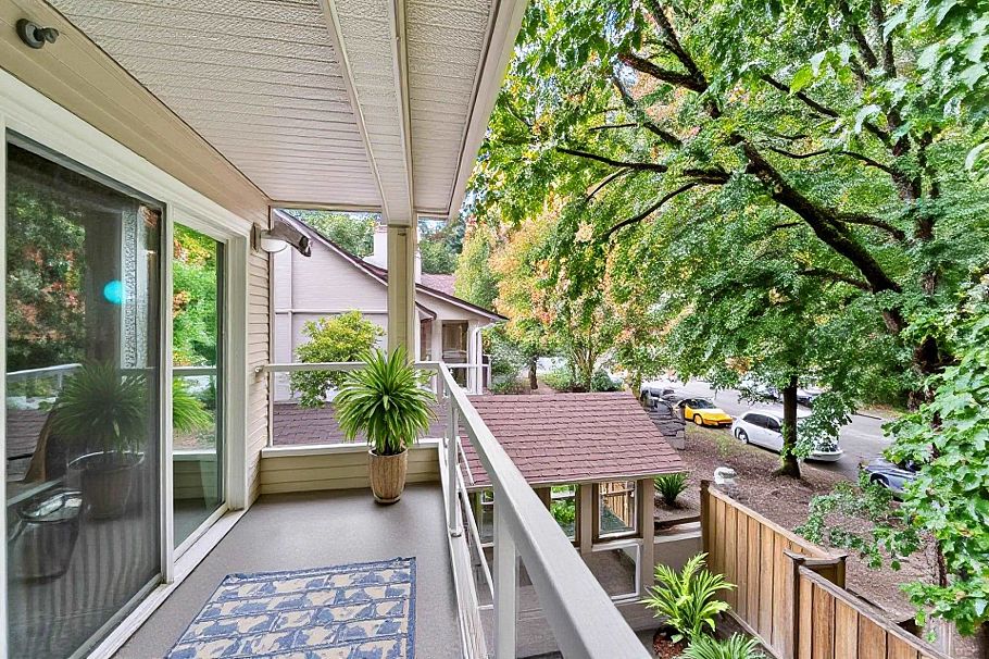 306 3400 SE Marinr Drive Vancouver, BC - 2