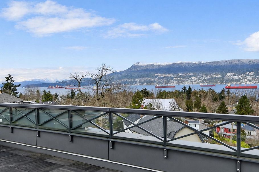 4350 Locarno Crescent Vancouver, BC - 2