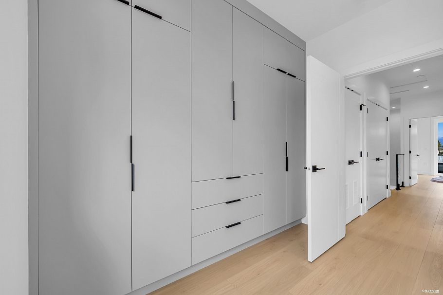 1 3436 Triumph Street Vancouver, BC - 24