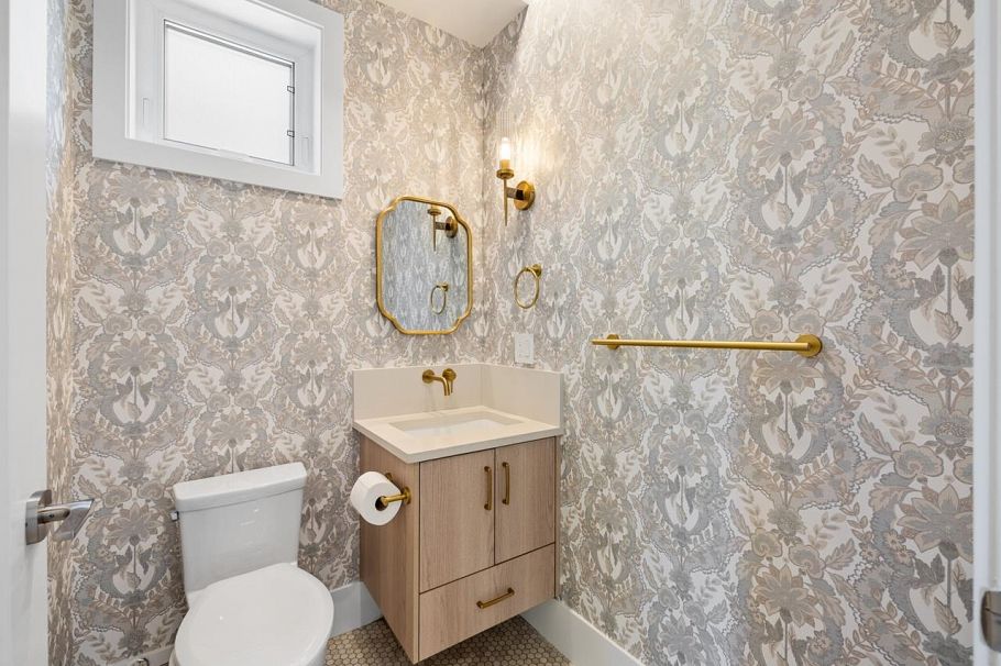 1 2528 Turner Street Vancouver, BC - 18