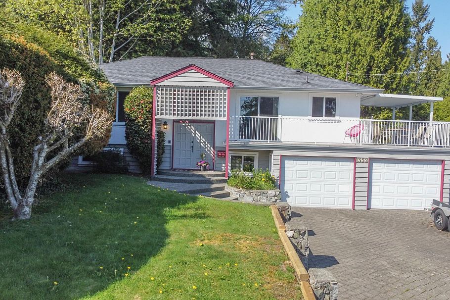 1352 E 16th Street North Vancouver, BC - 1