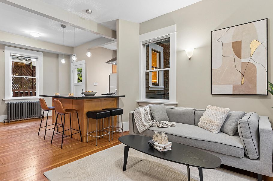 559 W 18th Avenue Vancouver, BC - 11