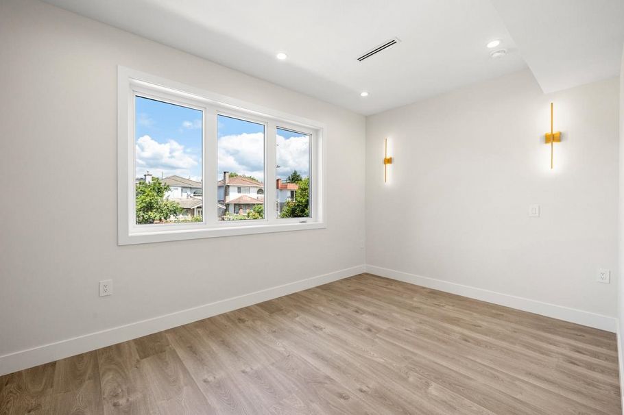 1 2528 Turner Street Vancouver, BC - 19