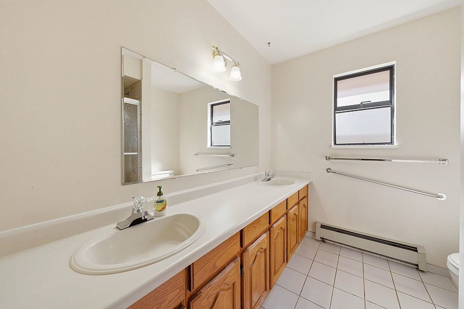 3217 E 18th Avenue Vancouver, BC - 16